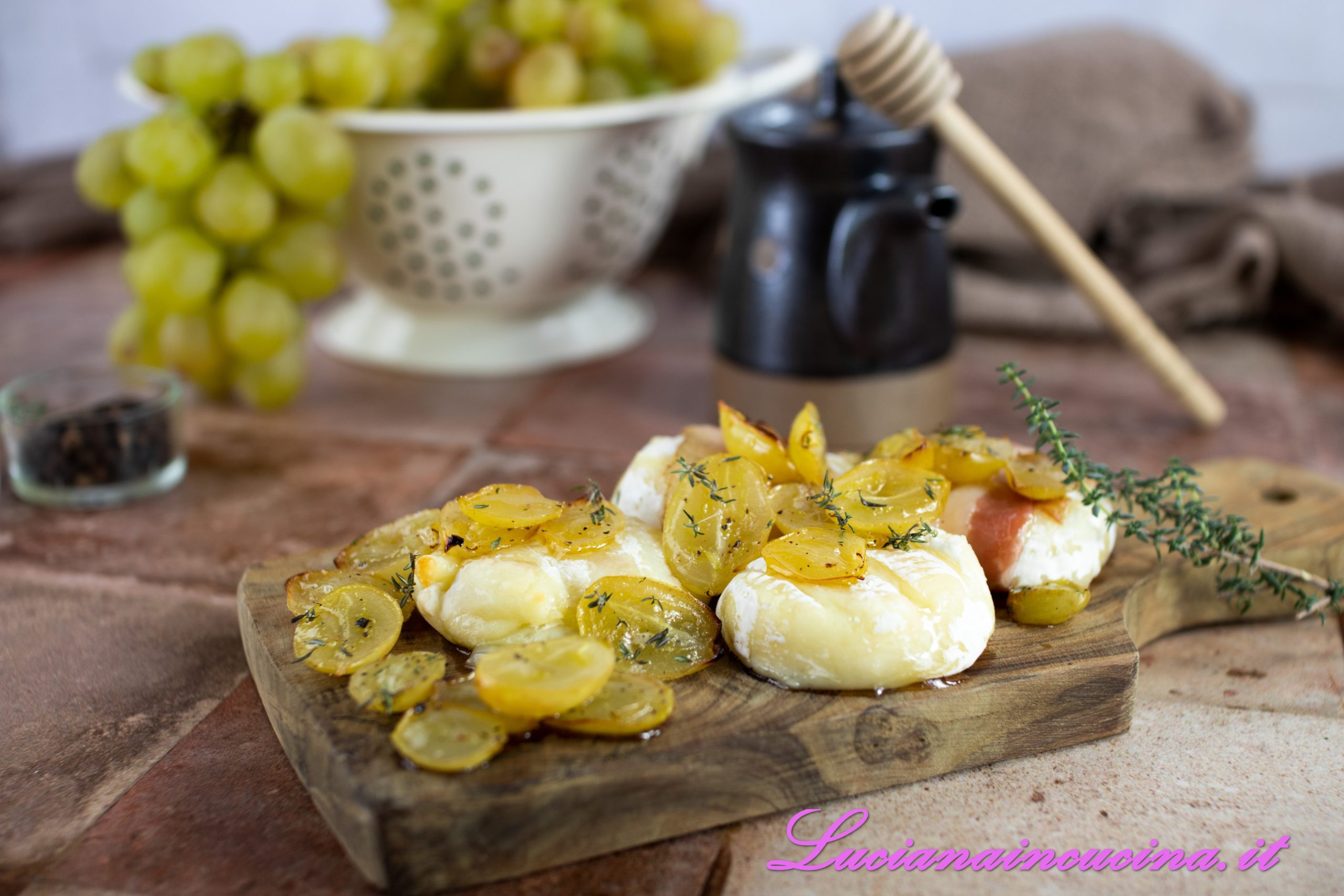 Tomini al forno con l’uva