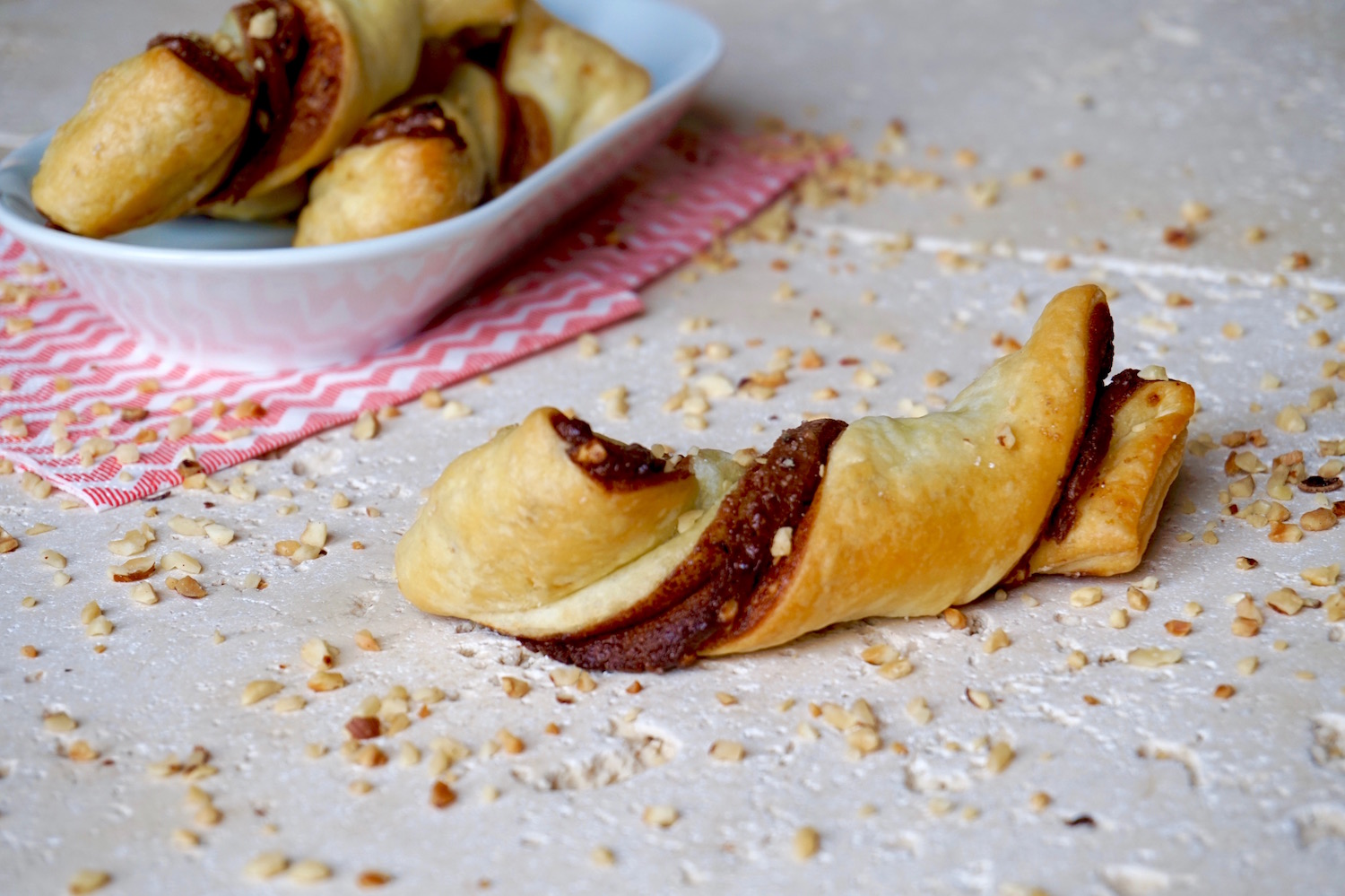 Torcetti alla nutella e nocciole