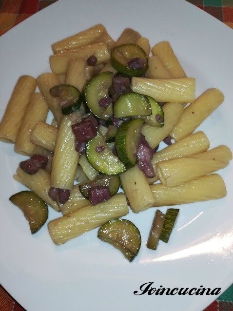 Torciglioni pancetta e zucchine