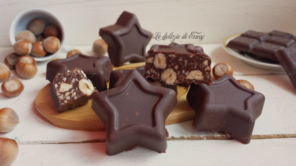Torroncini morbidi cioccolato e nocciole a forma di stella