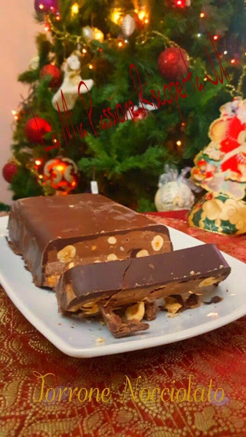Torrone al cioccolato e nocciole fatto in casa