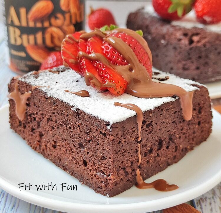 Torta 5 ingredienti cacao e mandorle proteica senza zucchero