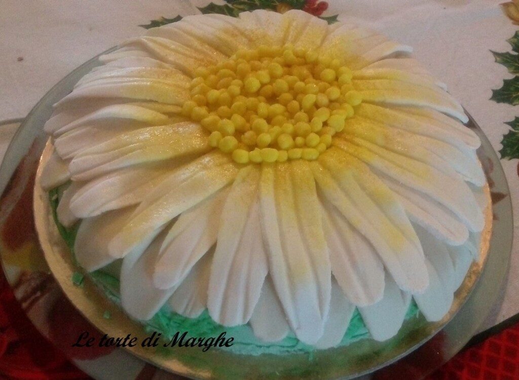 Torta a forma di margherita per compleanno