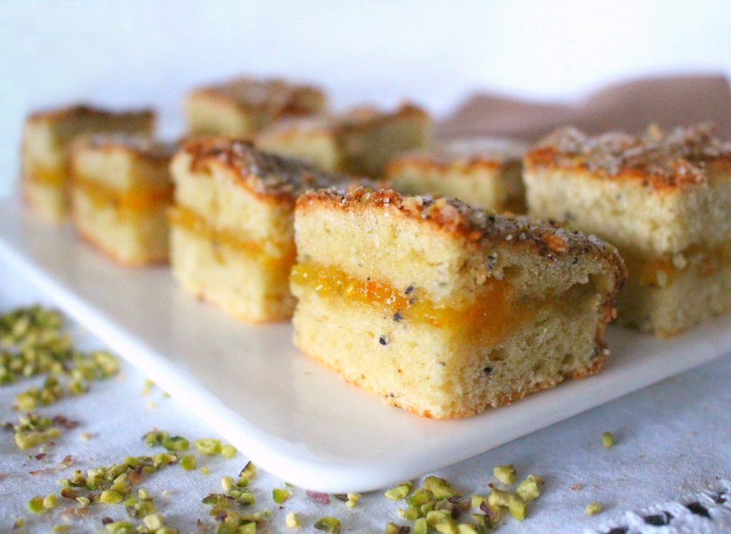 Torta ai kiwi frullati con pistacchi e ricotta – senza burro nè olio