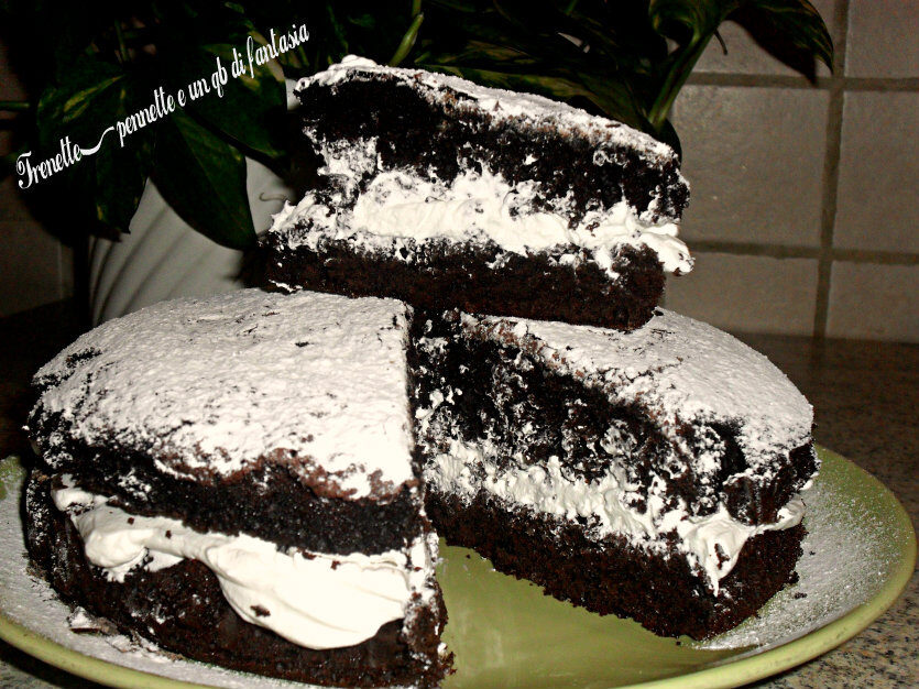 Torta al cacao al gusto di limone