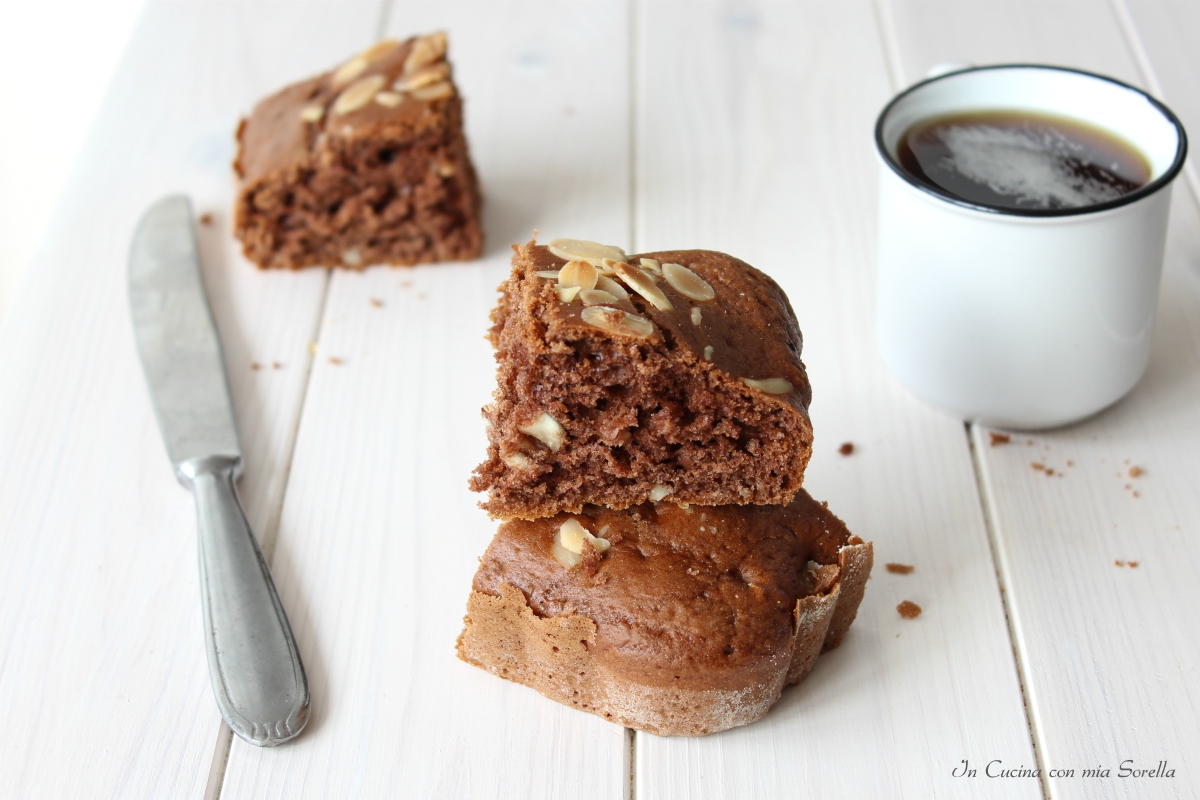 Torta al cacao e mandorle