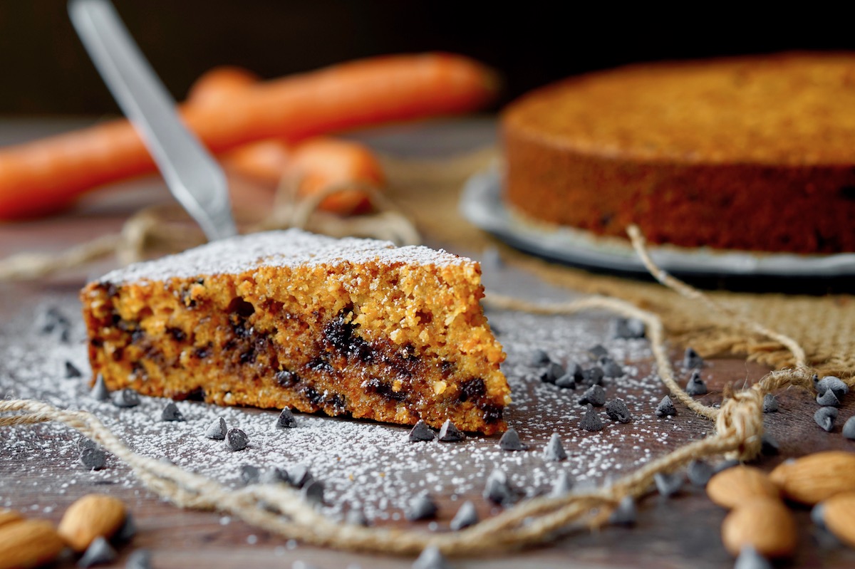 Torta al cioccolato, carote e mandorle