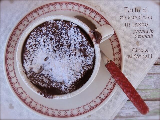 Torta al cioccolato in tazza, facile e veloce