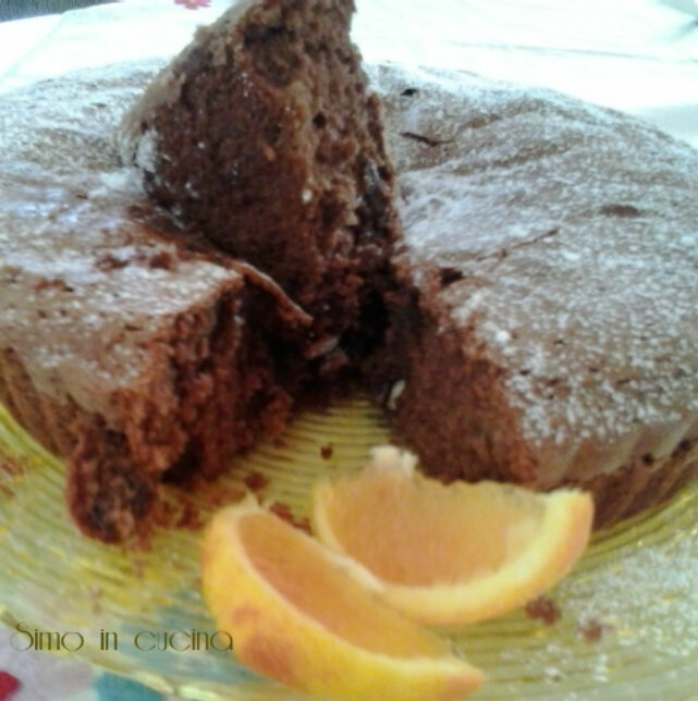 Torta al cioccolato simo in cucina