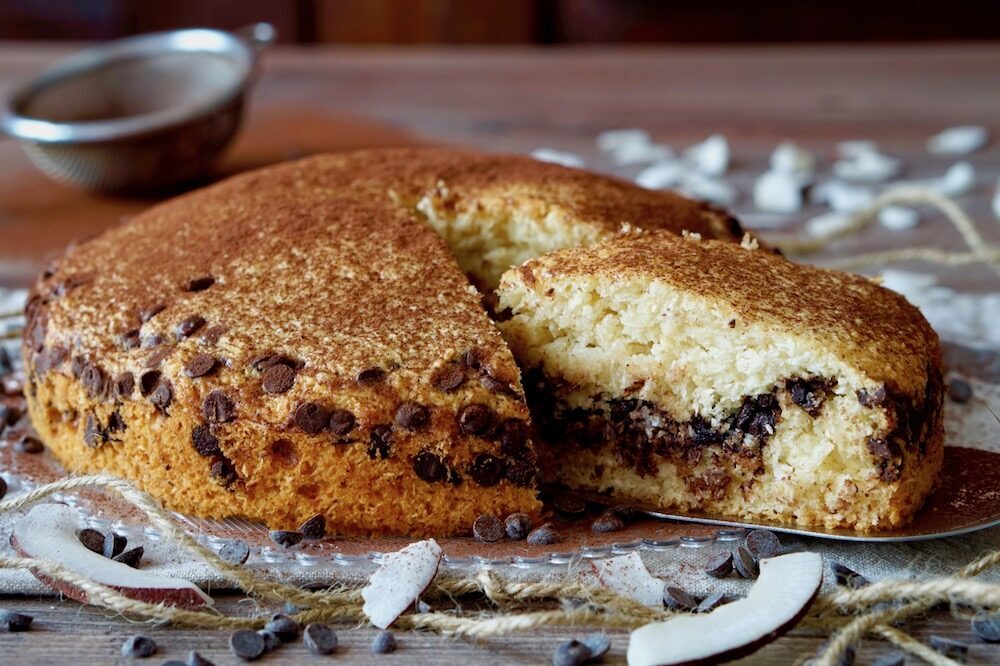 Torta al cocco cuore cioccolato