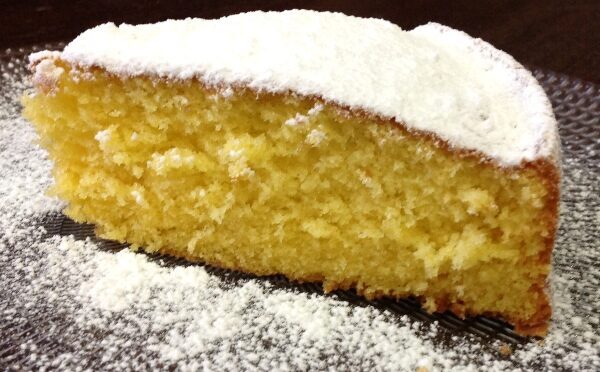 Torta al latte caldo (hot milk sponge cake)