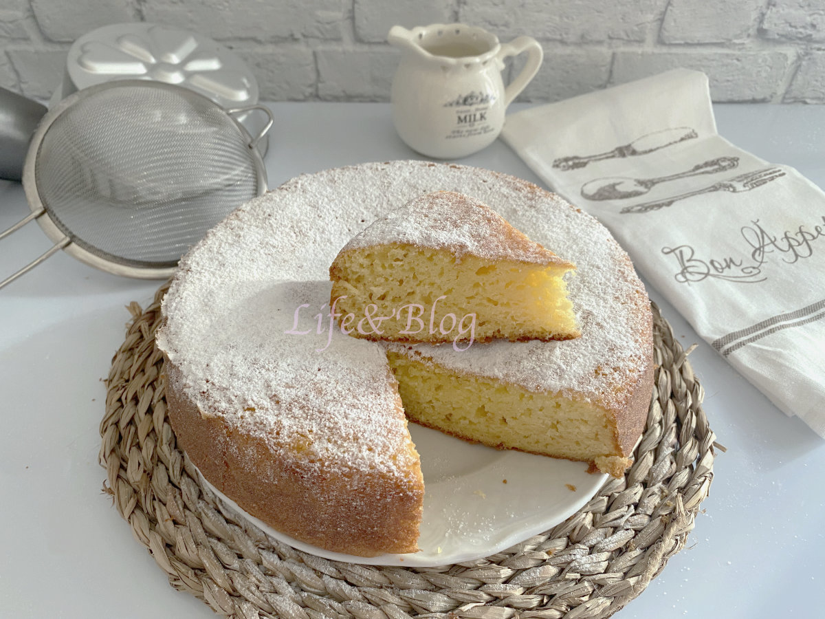 Torta al latte caldo (hot milk sponge cake)
