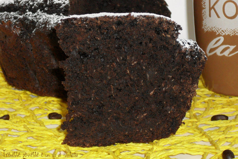 Torta al latte caldo senza uova e burro