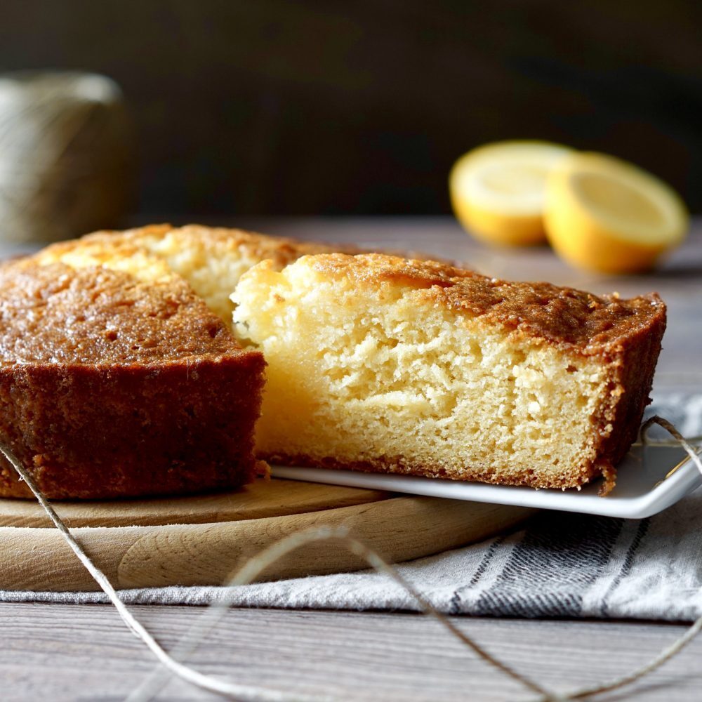 Torta al limone con sciroppo
