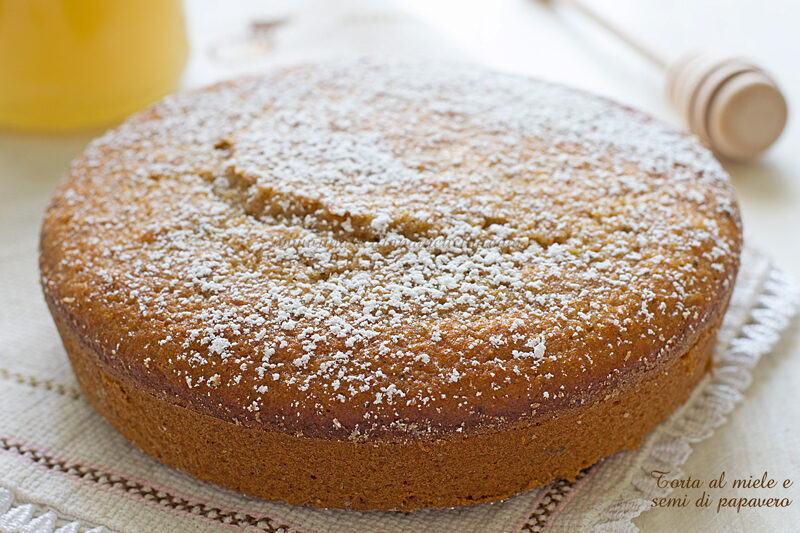 Torta al miele e semi di papavero