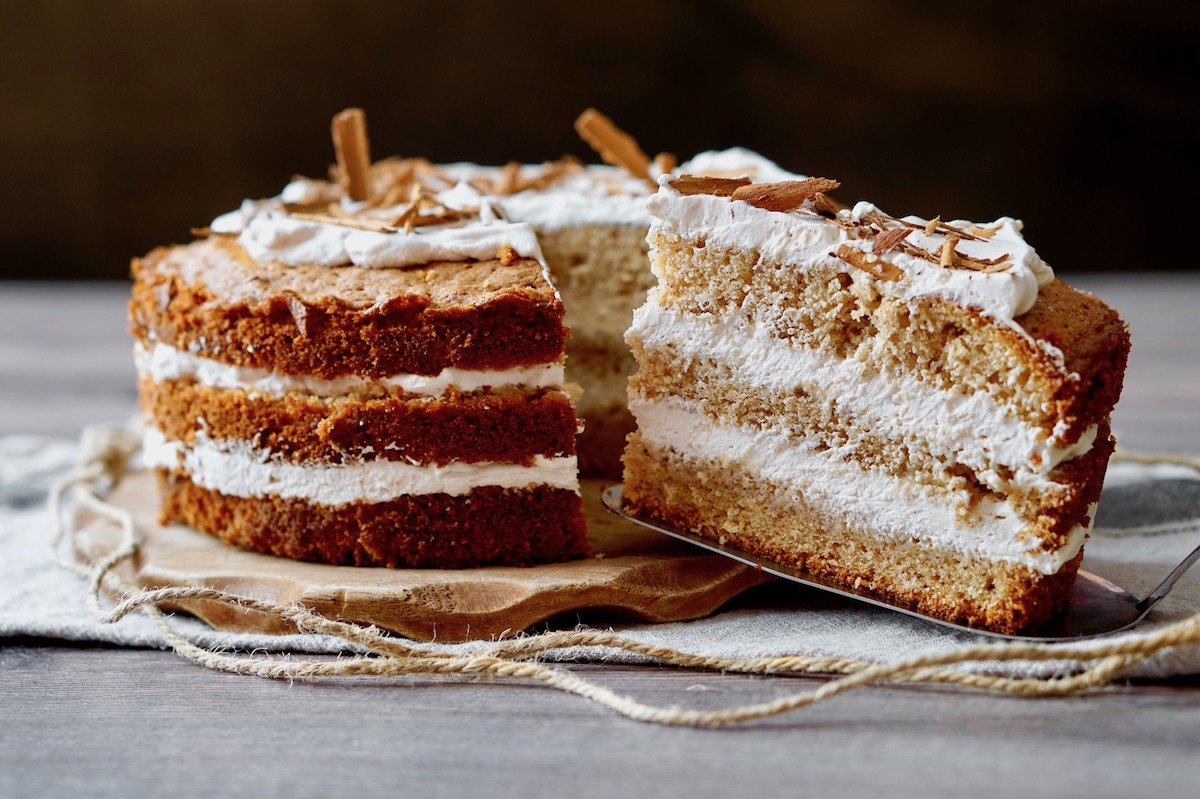 Torta alla cannella con crema al caffè