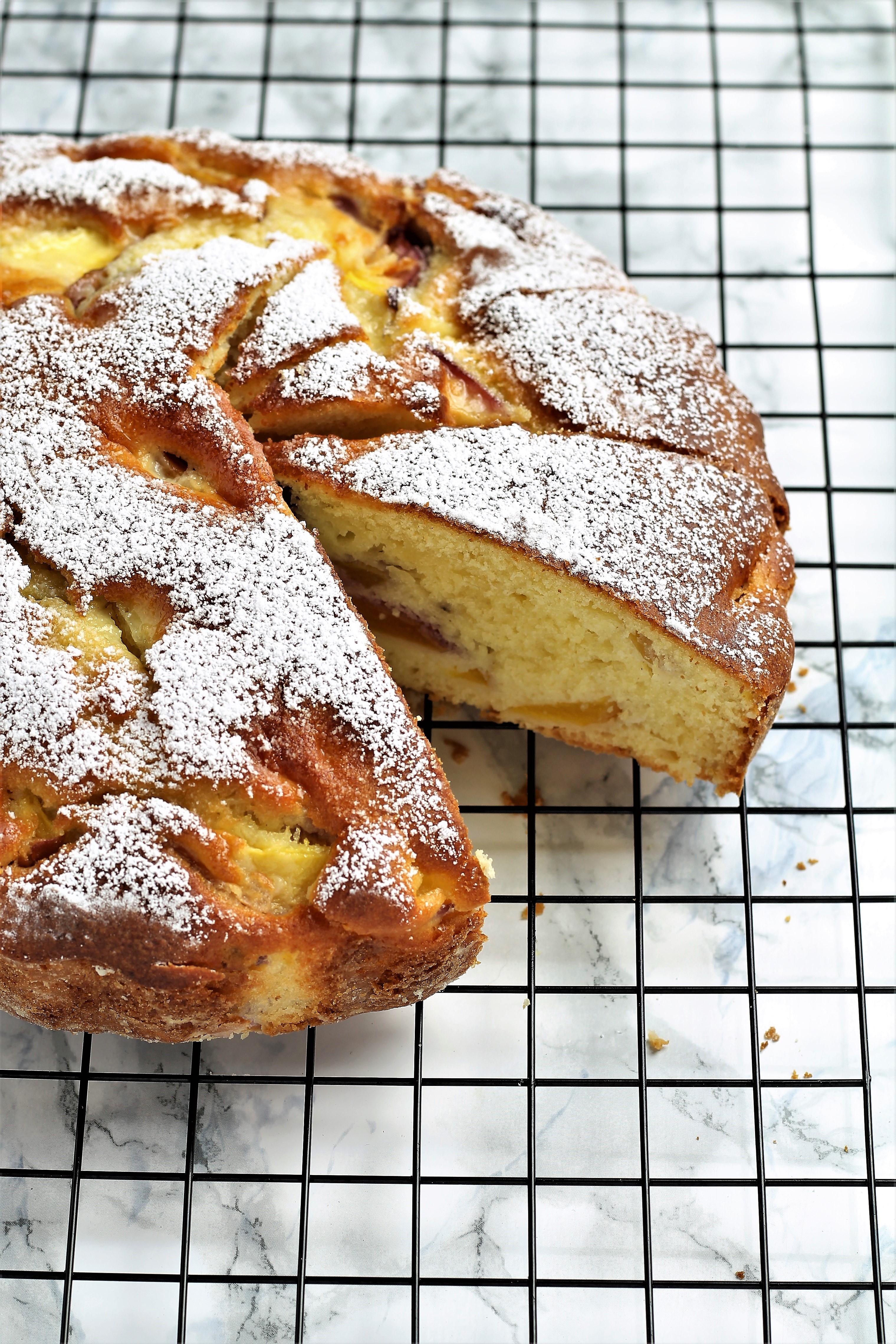 Torta alla ricotta con pesche nettarine