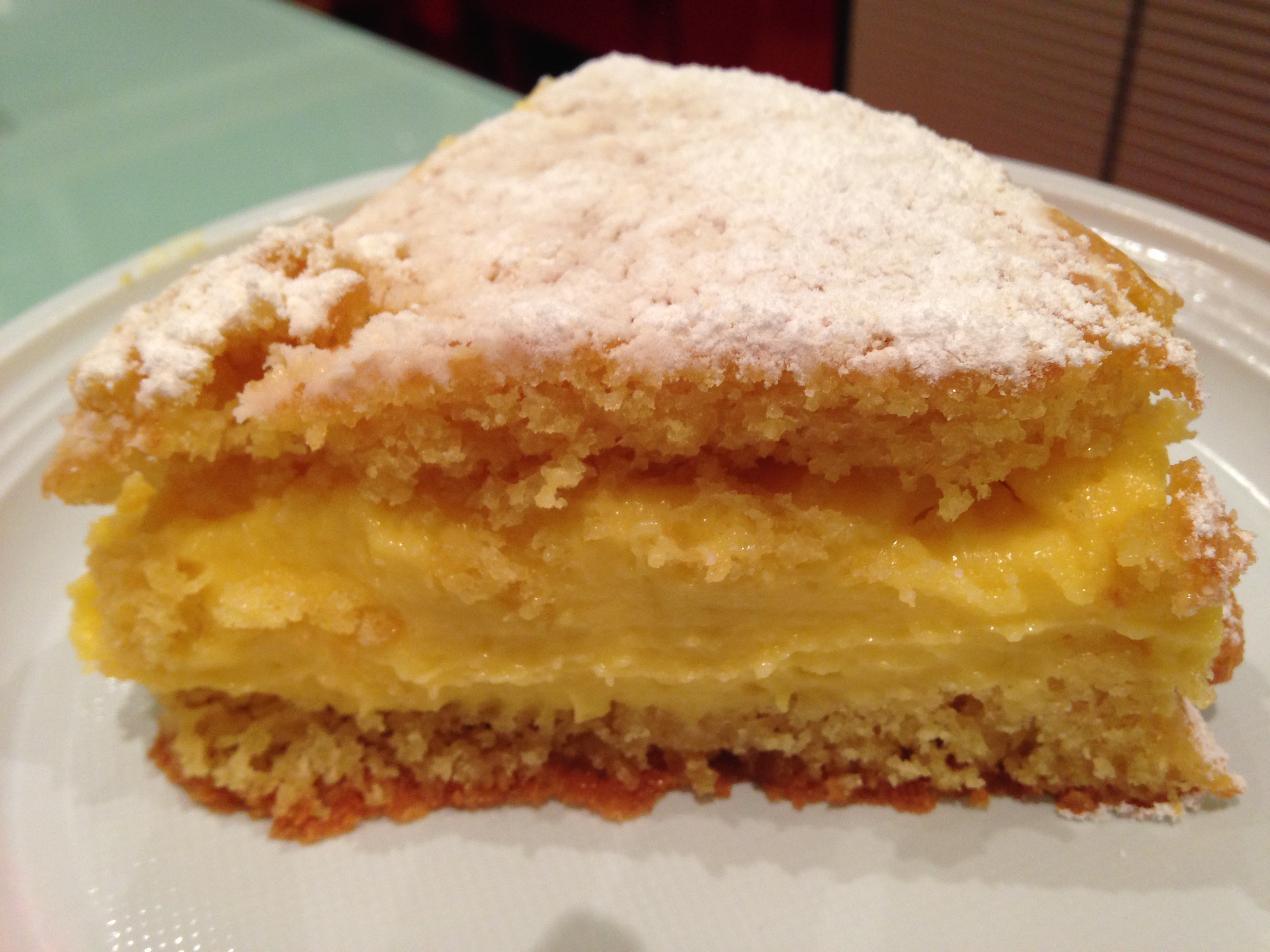 Torta alla vaniglia con crema
