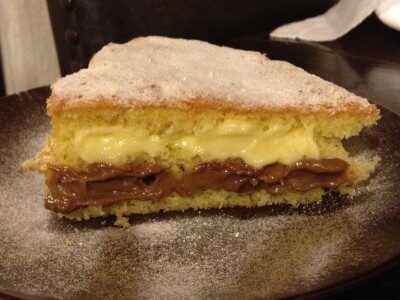Torta alla vaniglia con doppia farcitura