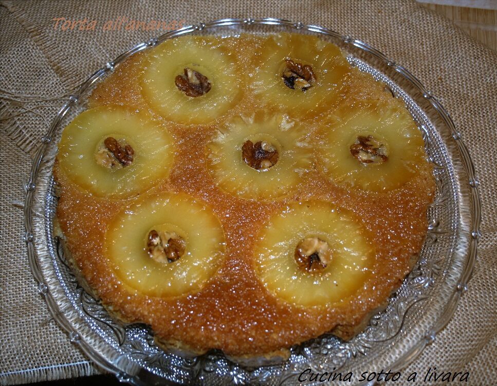 Torta all’ananas e noci