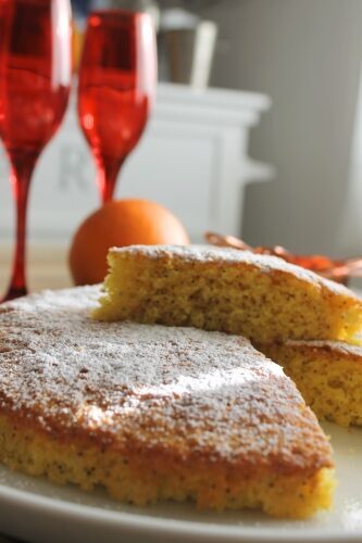Torta all’arancia, curcuma e semi di papavero