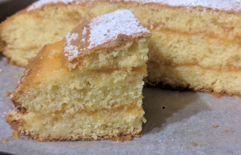 Torta all’arancia senza burro e senza latte con crema all’arancia