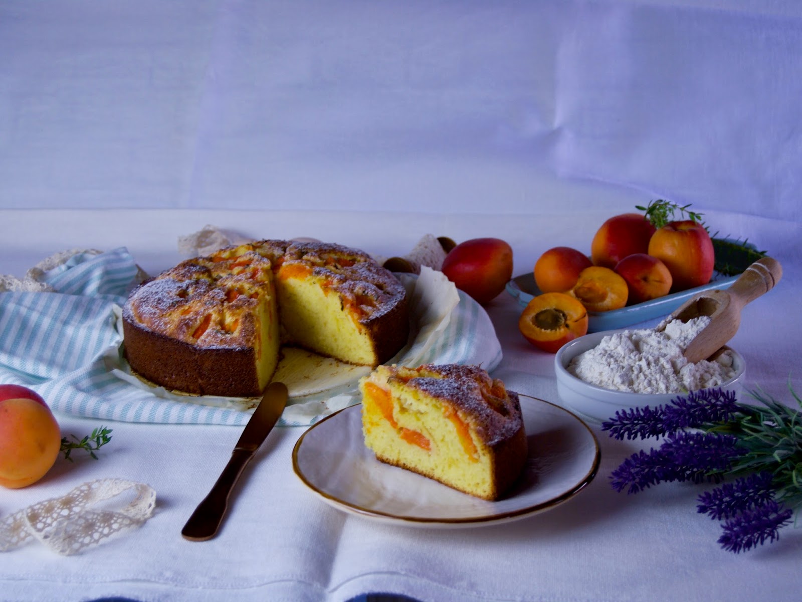 Torta alle albicocche e timo