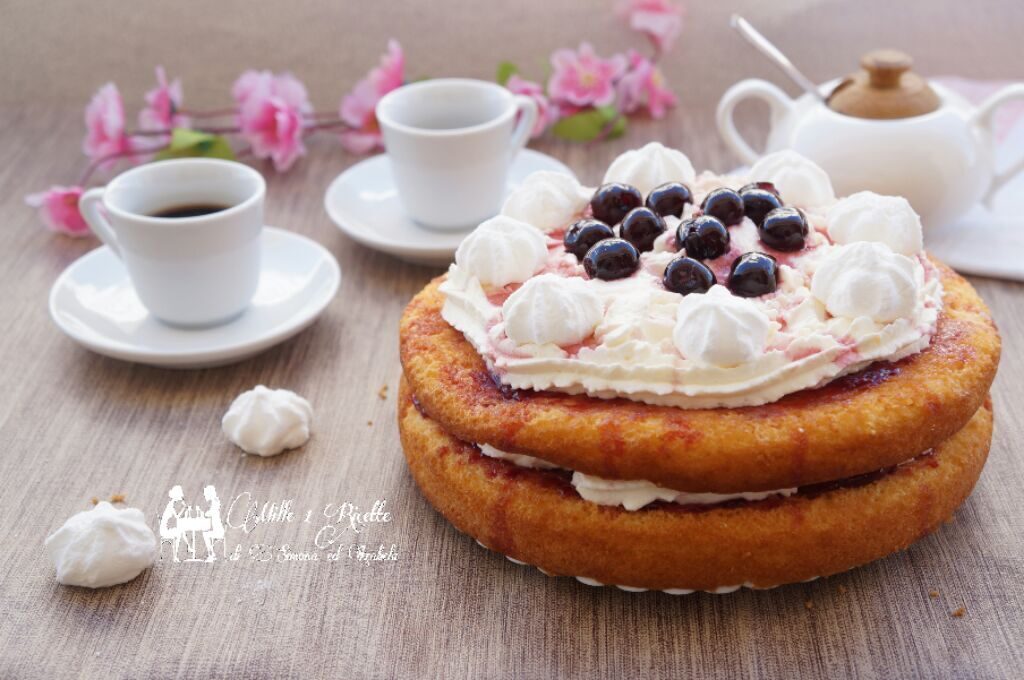 Torta alle amarene con mascarpone