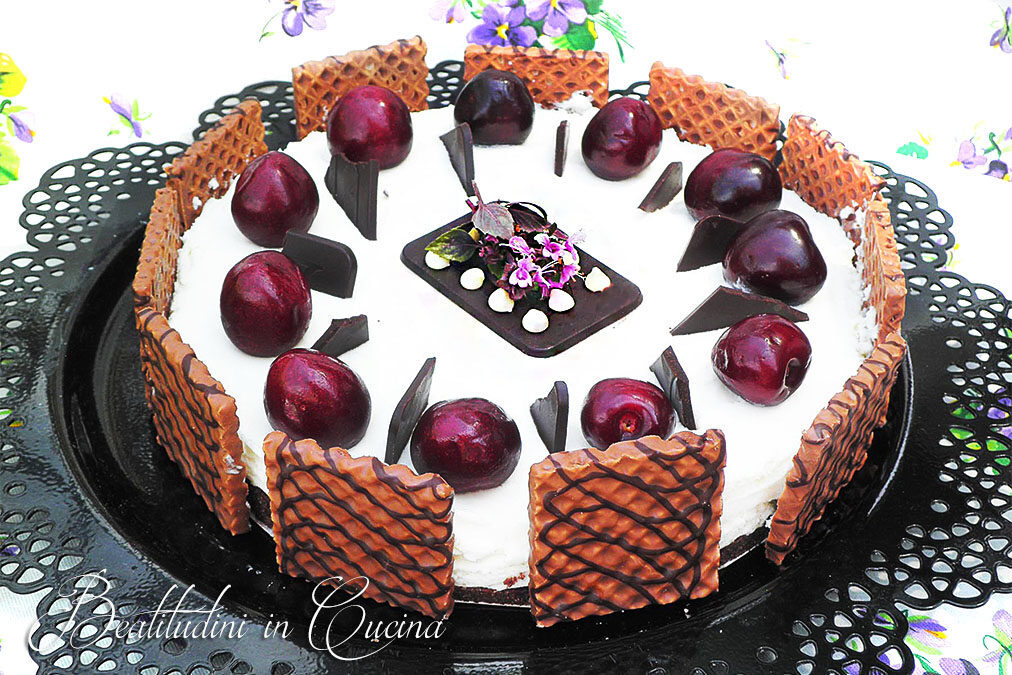 Torta alle ciliegie e yogurt