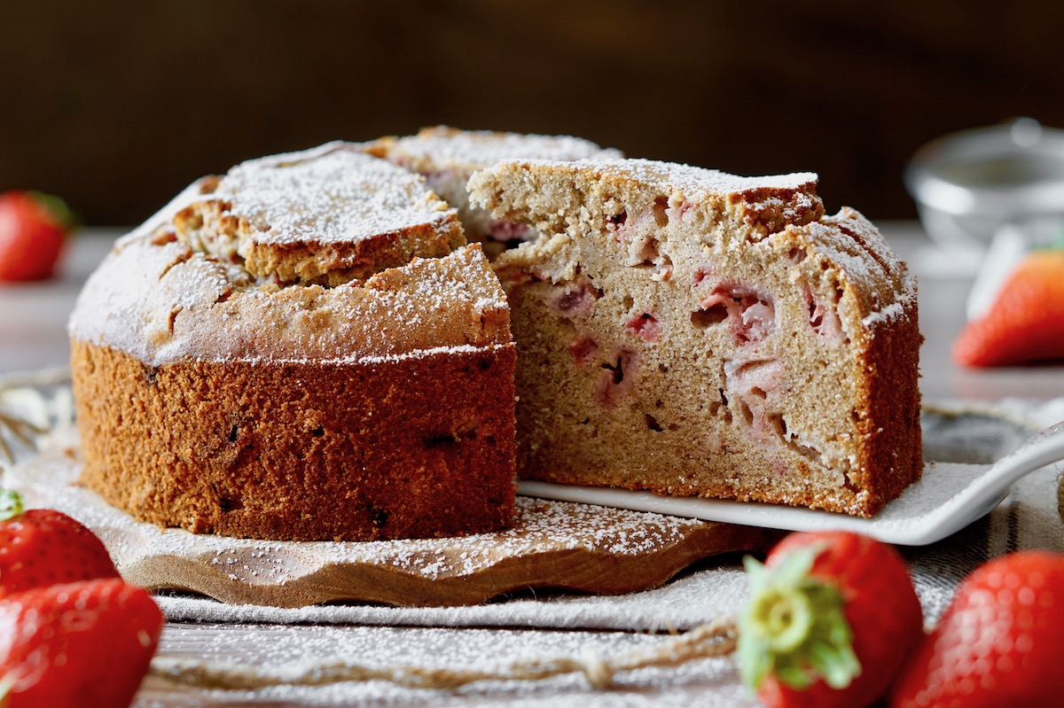 Torta alle fragole e grano saraceno