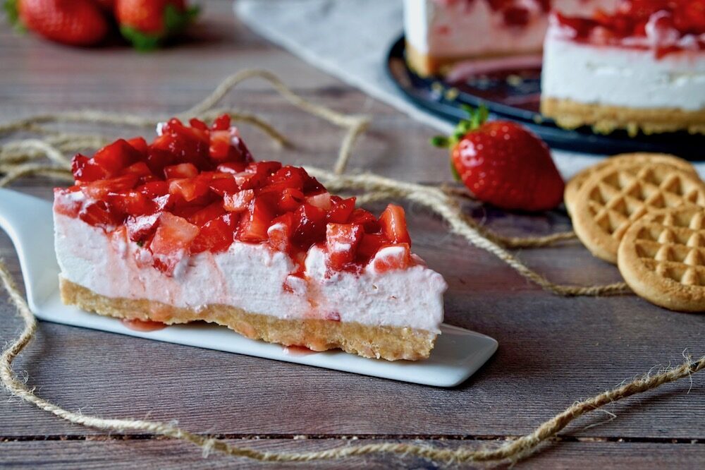 Torta alle fragole e mascarpone senza cottura