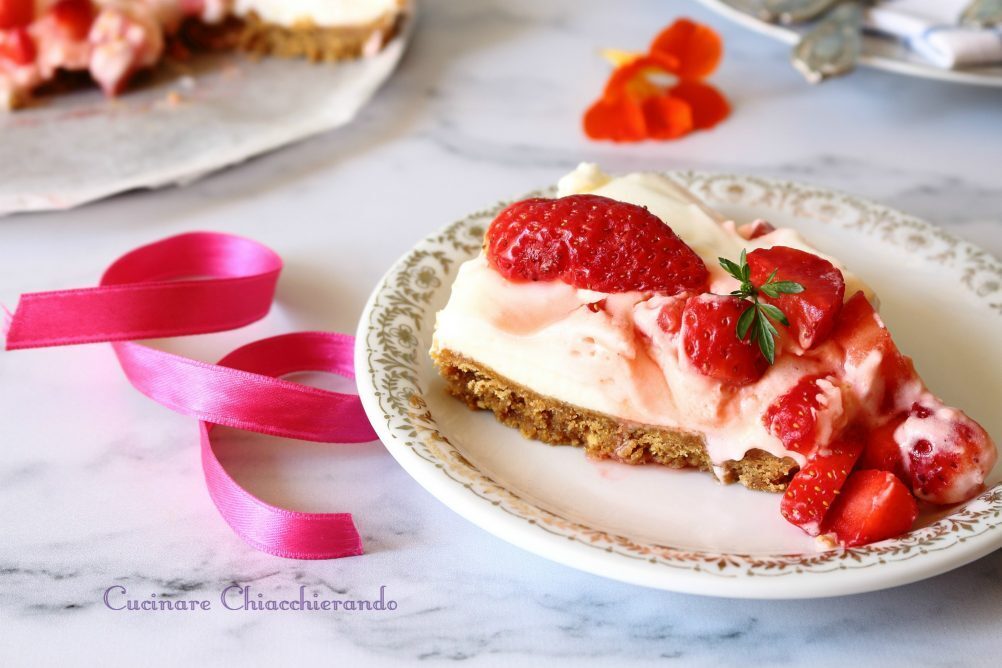 Torta alle fragole semplice e senza cottura