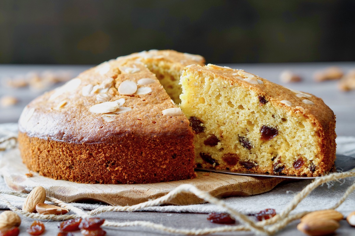 Torta alle mandorle e uvetta