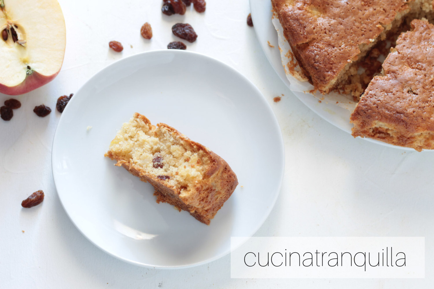 Torta alle mele con uvetta