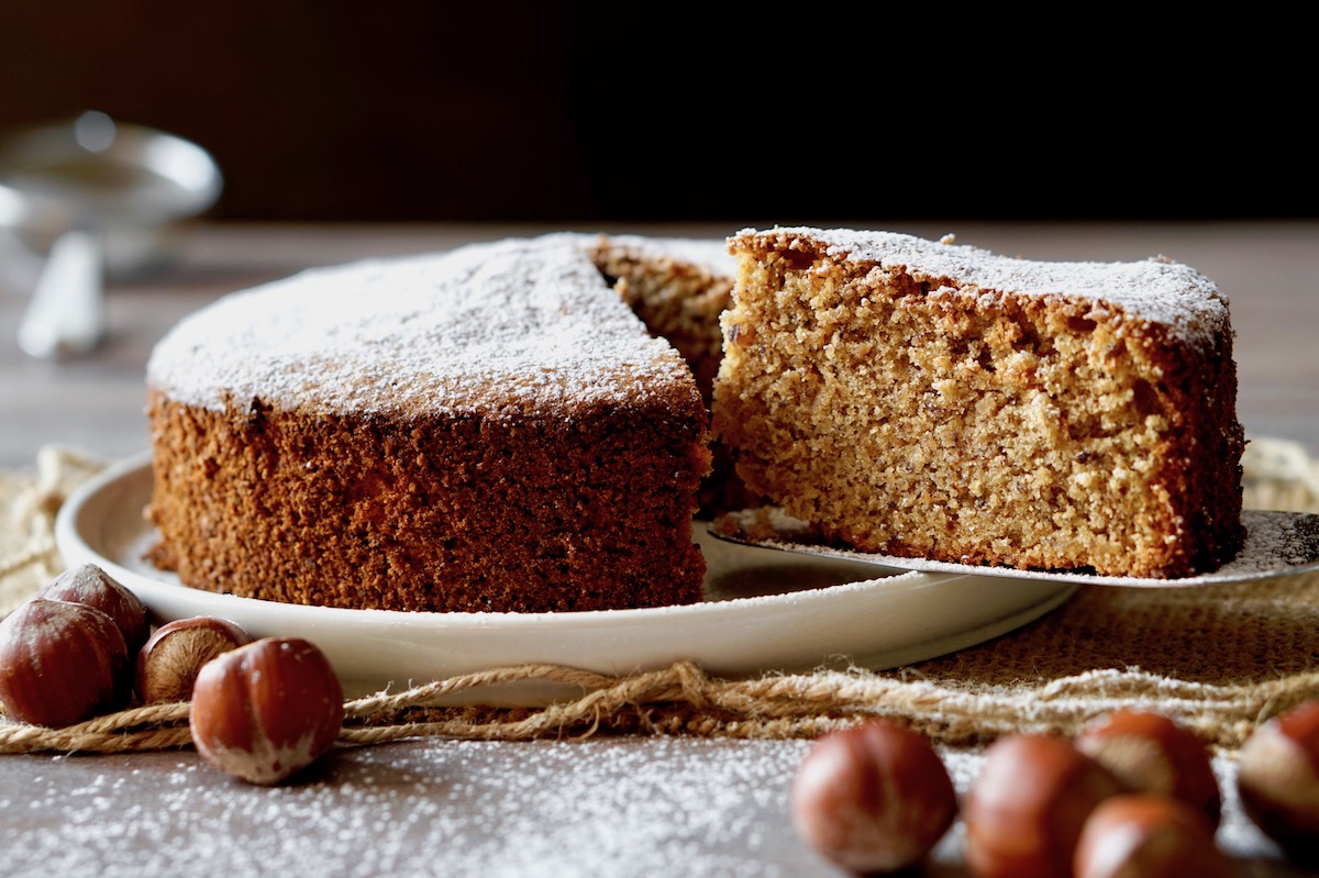 Torta alle nocciole 3 ingredienti