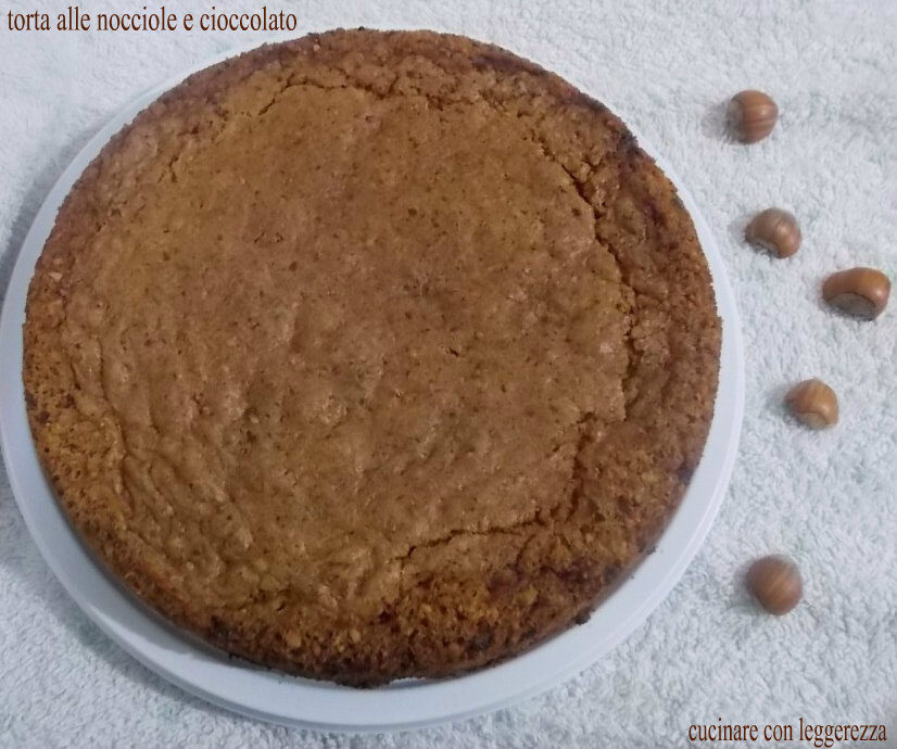 Torta alle nocciole e cioccolato