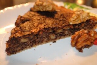 Torta alle noci e nocciole