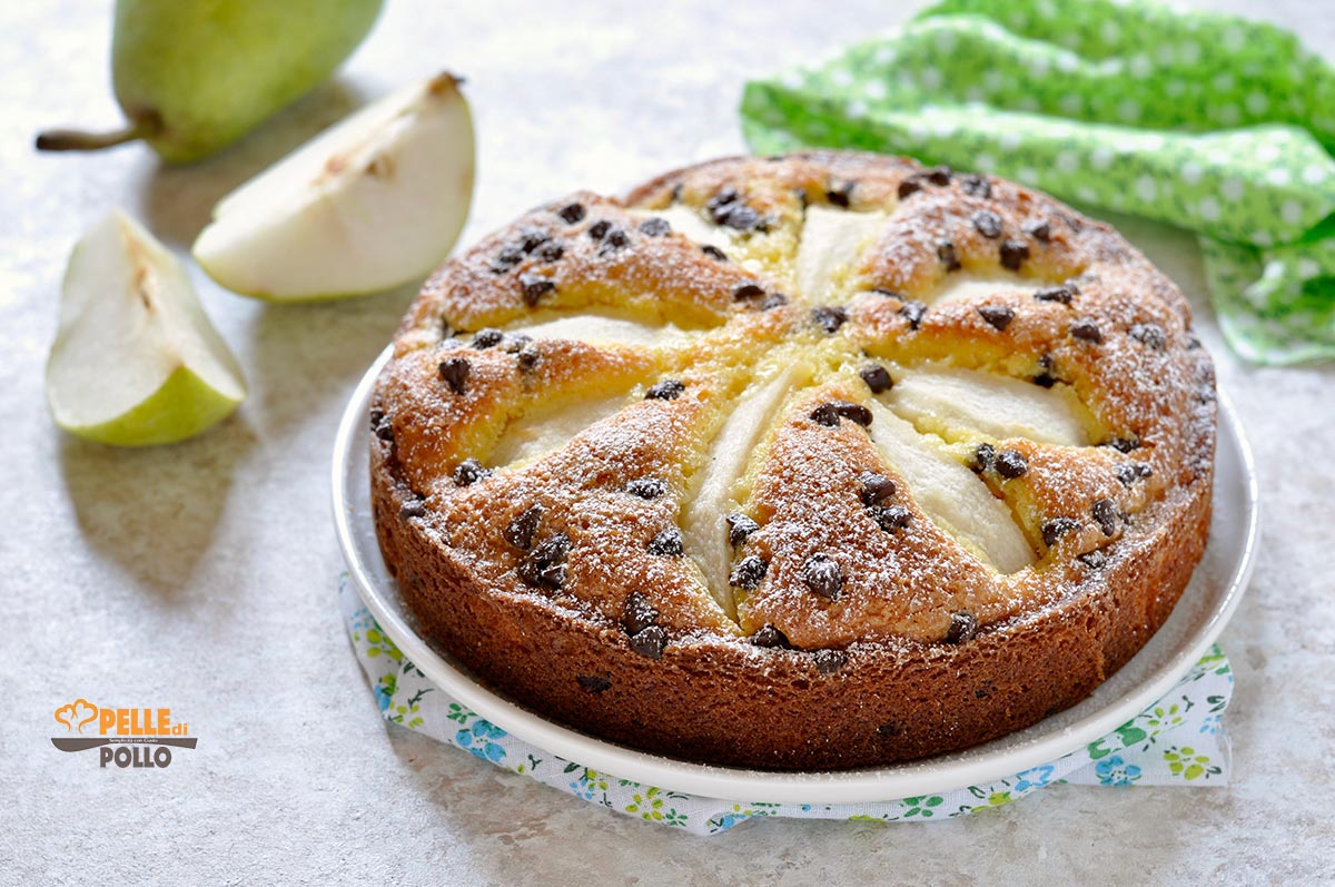 Torta alle pere soffice con gocce di cioccolato