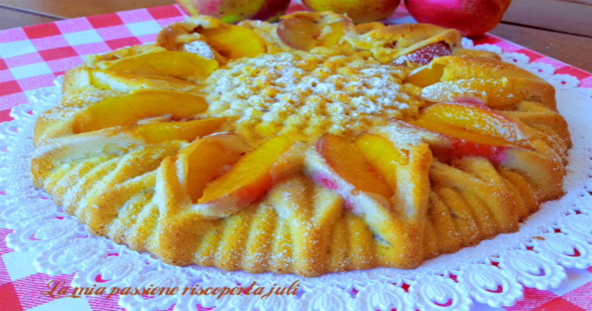 Torta alle pesche con stampo forma di margherita