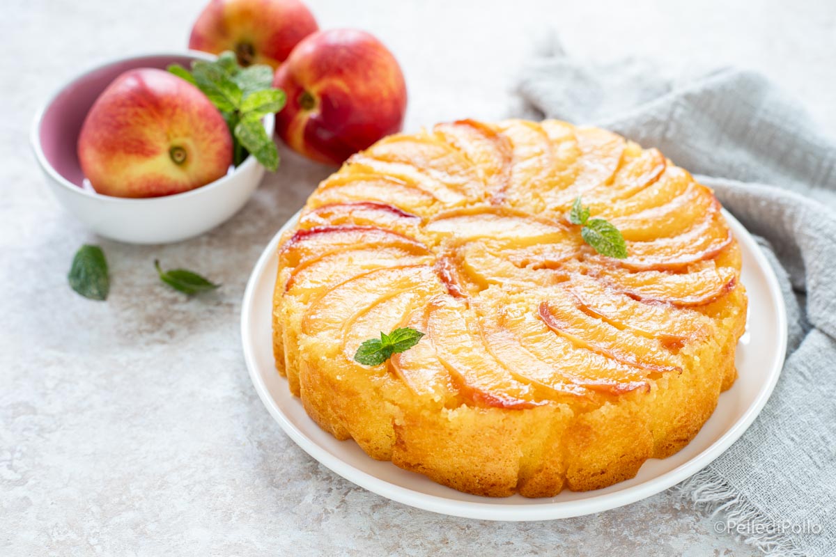 Torta alle pesche rovesciata