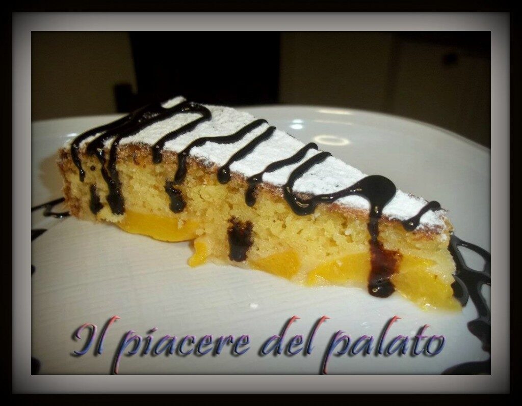 Torta alle pesche sciroppate