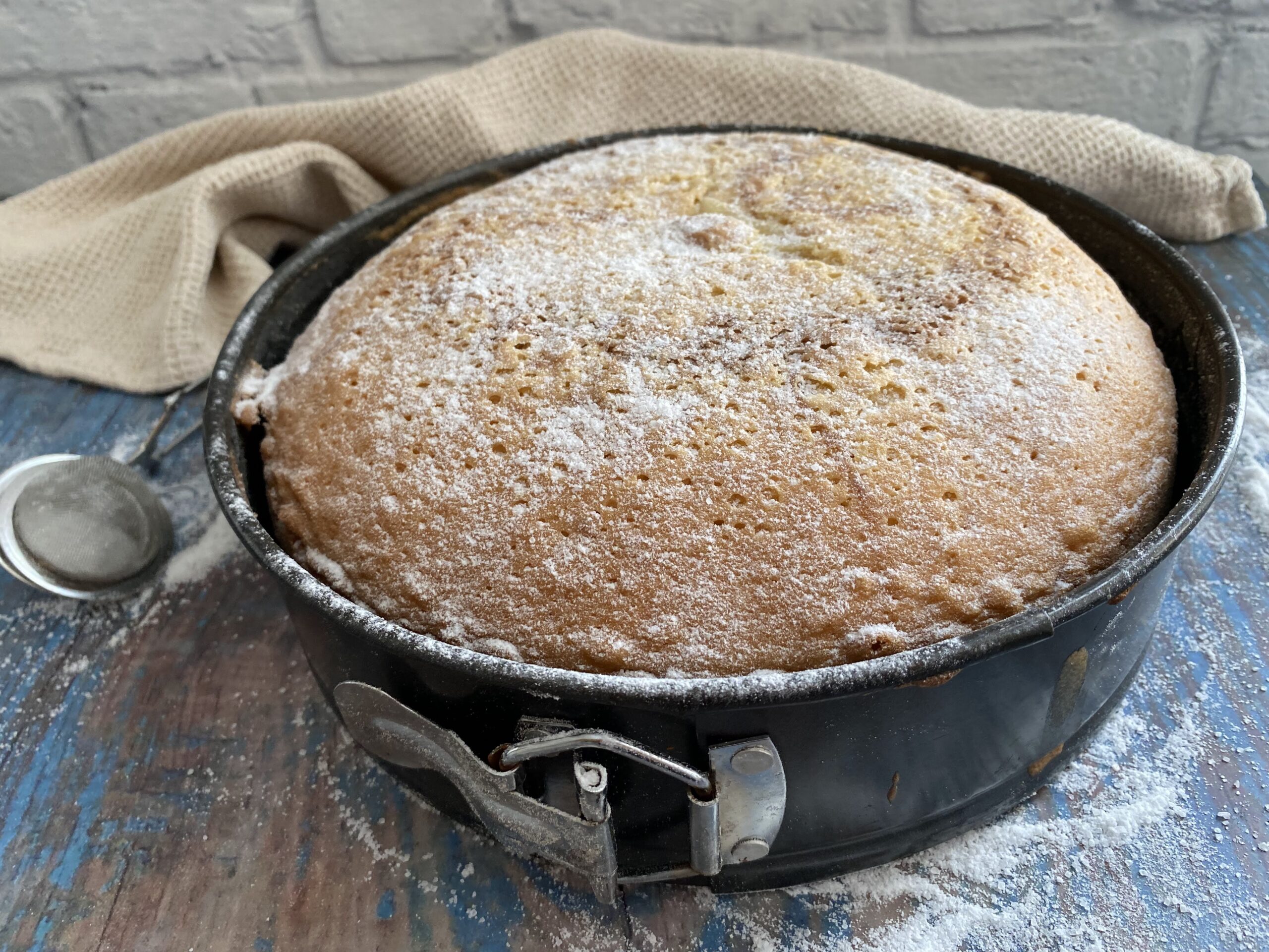 Torta allo yogurt anche con bimby