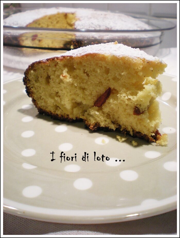 Torta allo yogurt di soia con bacche di goji