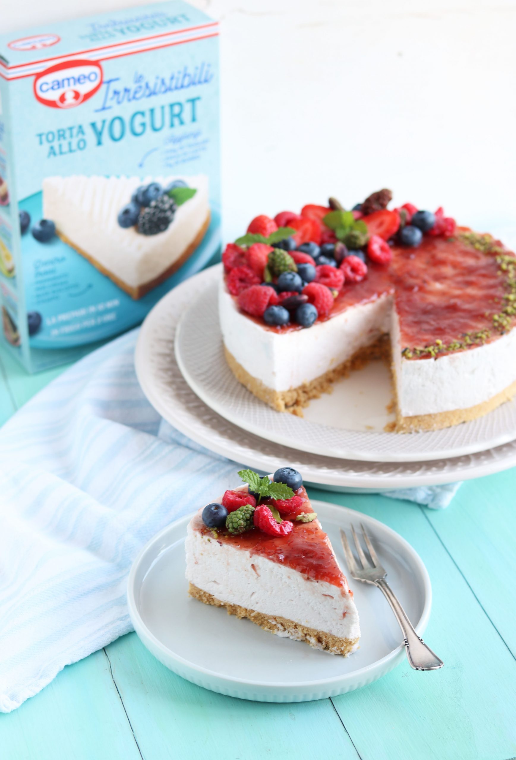 Torta allo yogurt e frutti di bosco