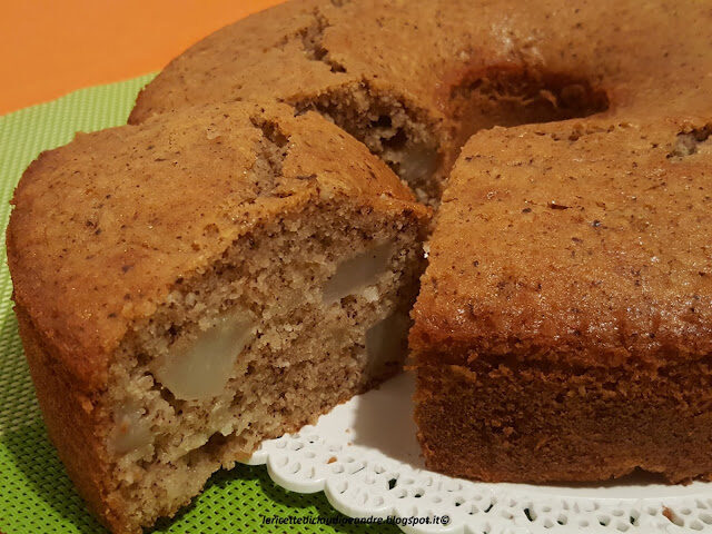 Torta all’olio con pere, cioccolato e cocco