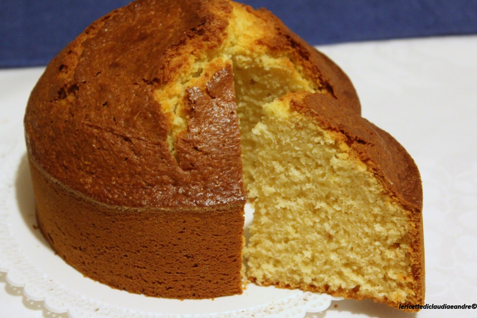 Torta alta e soffice al cocco