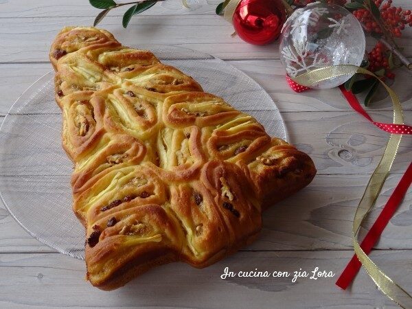 Torta brioche albero di natale