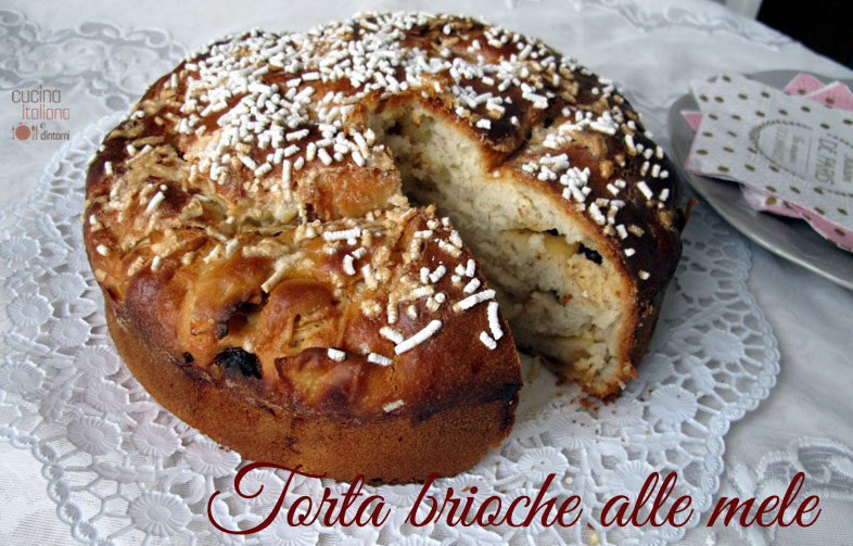 Torta brioche alle mele e uvetta