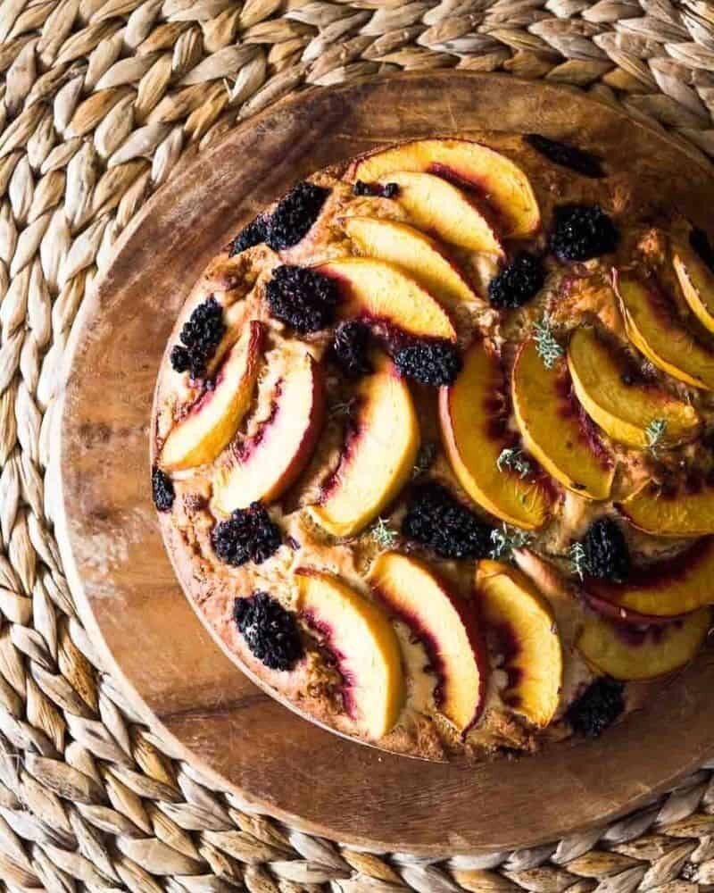 Torta brioche all’olio con frutta di stagione