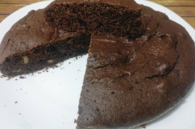 Torta cacao e nocciole all'acqua senza uova e senza burro